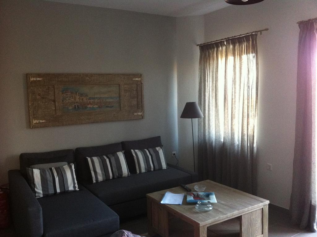 Heliades Maisonettes Mithymna Room photo